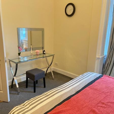 Royal Mile Mansions 2 Bedroom - Edinburgh City Centre Zewnętrze zdjęcie