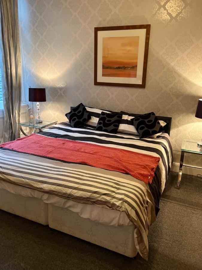 Royal Mile Mansions 2 Bedroom - Edinburgh City Centre Zewnętrze zdjęcie